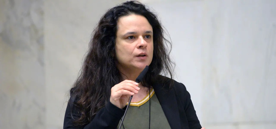 Janaína Paschoal sinaliza que não aguenta mais as mentiras de Flávio Bolsonaro