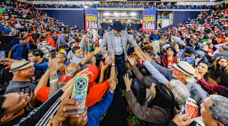 Donald Trump abre guerra comercial contra o mundo e Lula é o nome da soberania nacional