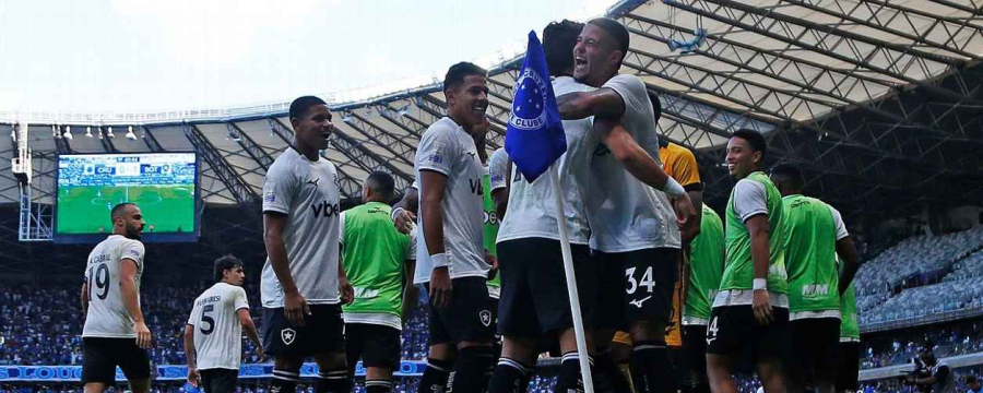 Com Danilo como titular, Botafogo vence Cruzeiro fora de casa pelo Brasileirão