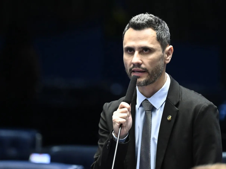 SAÍDA DE CLEITINHO DA DISPUTA AO GOVERNO DE MINAS GERAIS BENEFICIA LULA