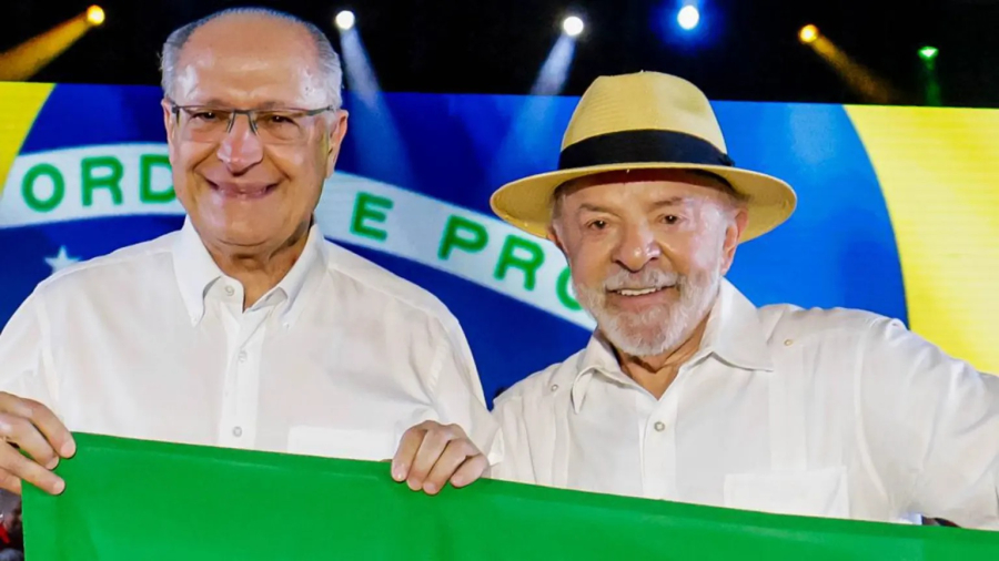 Lula registra candidatura à reeleição com Alckmin de vice e prepara lançamento histórico no ABC