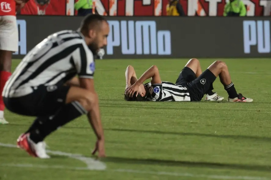 Botafogo sofre 6 a 1 na Sul-Americana e registra pior goleada brasileira na competição