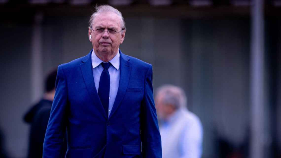 Presidente do Corinthians explica por que 'voltou atrás' e decidiu renovar com Memphis