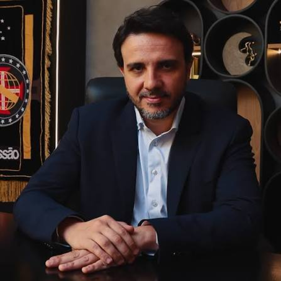 RENAN SANTOS DEFENDE FIM DA JUSTIÇA DO TRABALHO