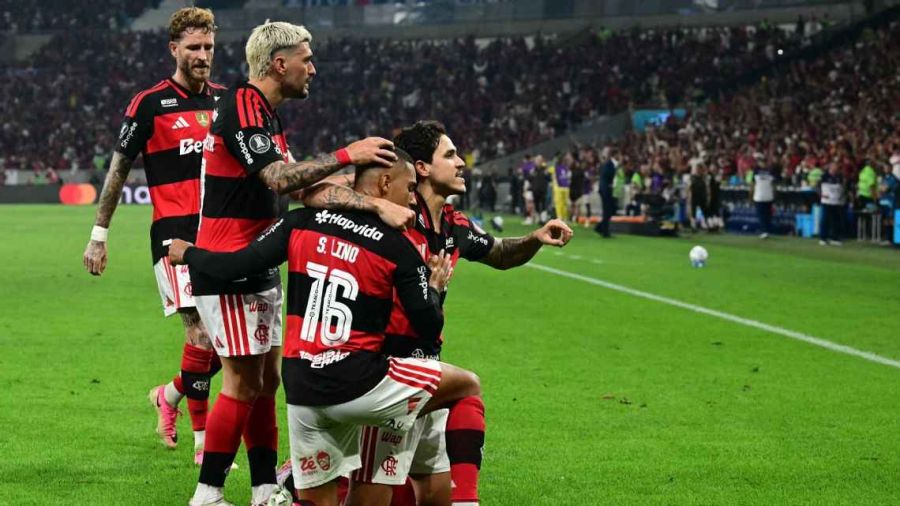 Flamengo vence Cruzeiro em noite de golaços