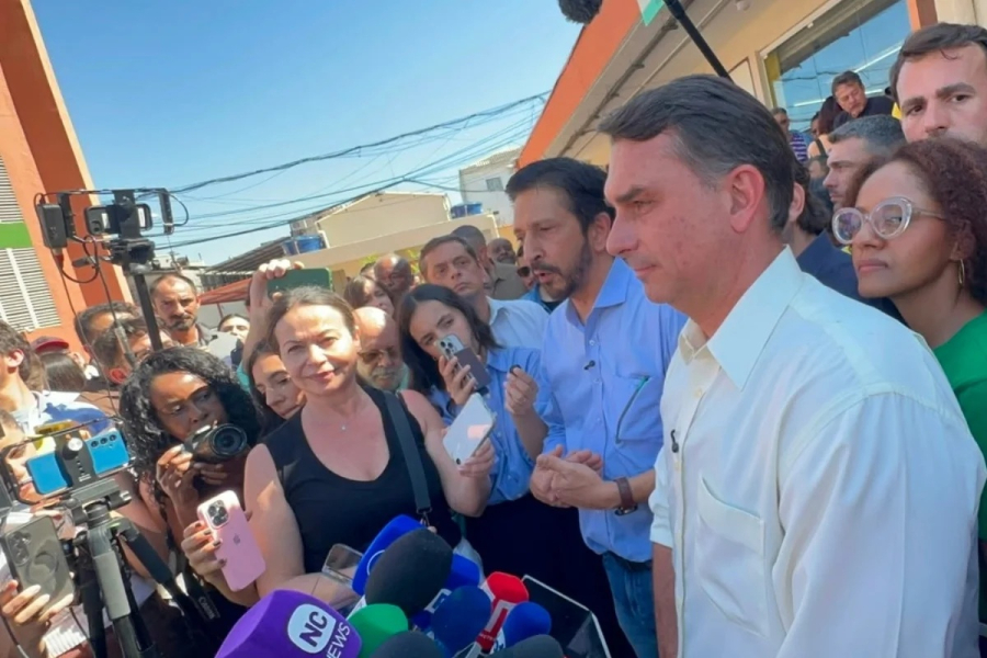 Augusto Cury, Renan Santos e Ronaldo Caiado ultrapassam Flávio Bolsonaro no Google