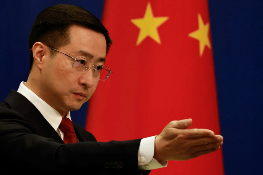 China desafia EUA e decide manter negociações com o Irã