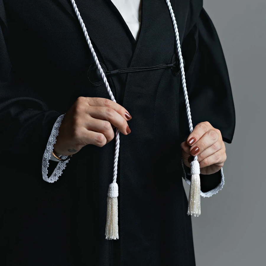 SÍNDROME DO JUIZ BANDIDO: A Toga Maculada