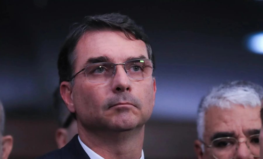 A REDE DO CRIME QUE AGASALHA FLÁVIO BOLSONARO