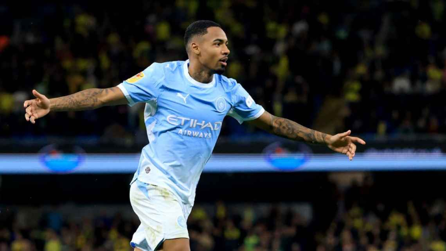 Allan brilha com gol e assistência em estreia na goleada do City