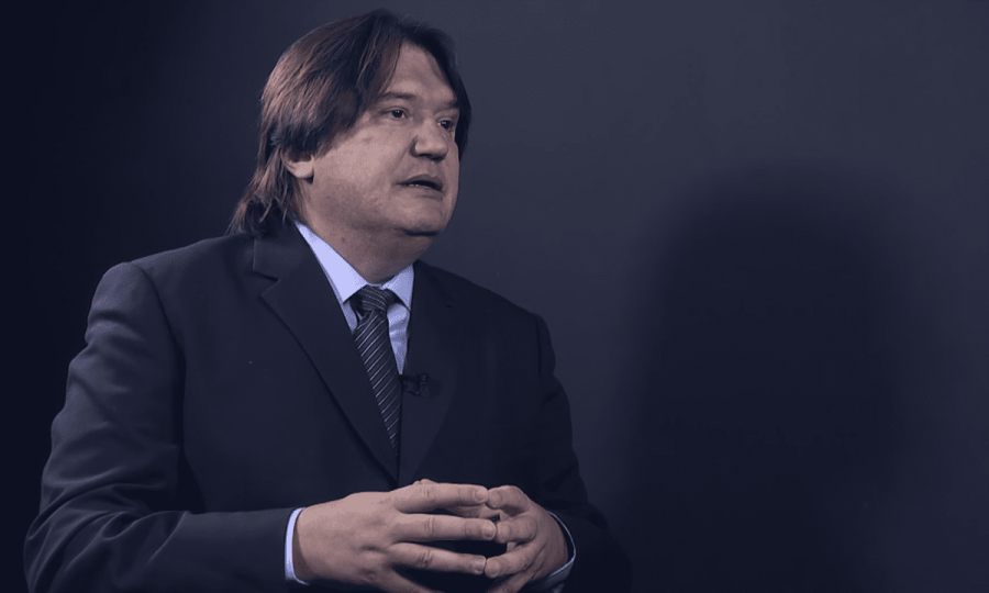 Jurista Pedro Serrano: “Se Mendonça não sair da relatoria, tem que ser declarado impedido”