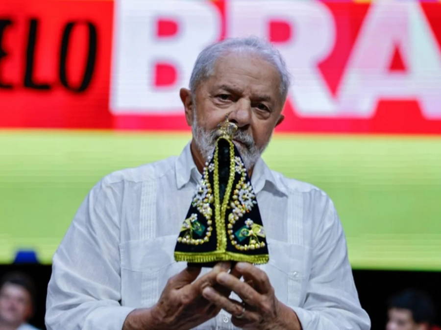 Lula avança entre católicos e evangélicos em meio à polêmica sobre Nossa Senhora Aparecida, diz Quaest