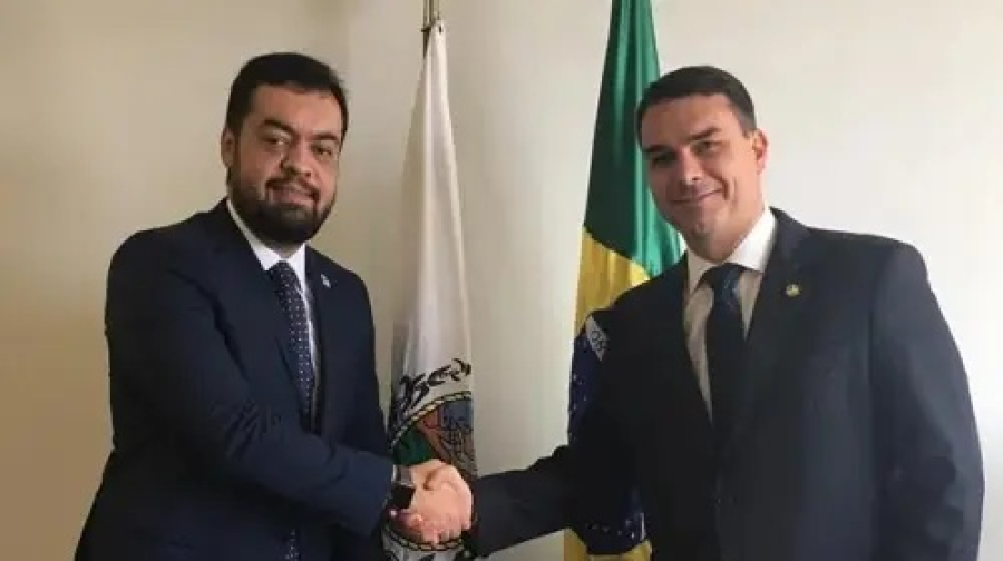 Além de Flávio Bolsonaro, investigação da PF sobre lavagem de dinheiro atinge Cláudio Castro e Ramagem