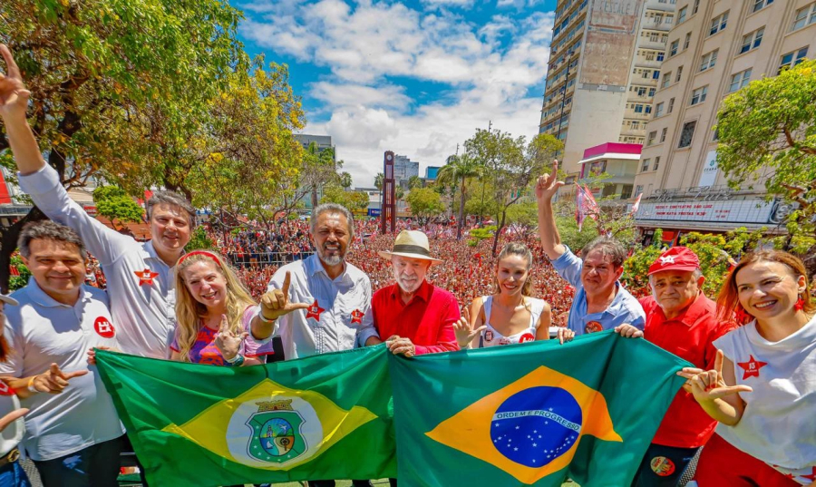 Eleitores de Lula fazem mais campanha que os de Flávio Bolsonaro, aponta Quaest